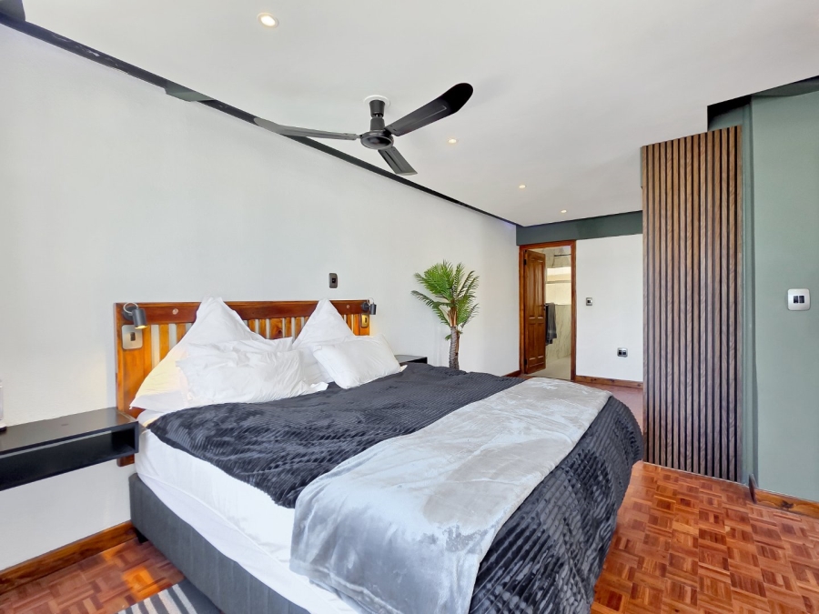 1 Bedroom Property for Sale in Sea Point Western Cape